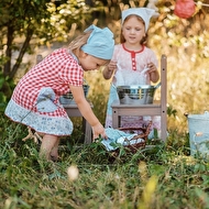 Little Helpers.0011.JPG