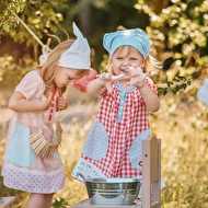 Little Helpers.0037.JPG